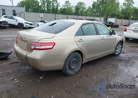 2010 Toyota Camry Le z USA, uszkodzony, nr VIN 4T1BF3EK0AU006826